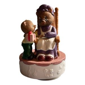 Music Box Figurine Grandmon Bear In Rocker & Young Bear, Plays “Toyland 🎶” Rare
